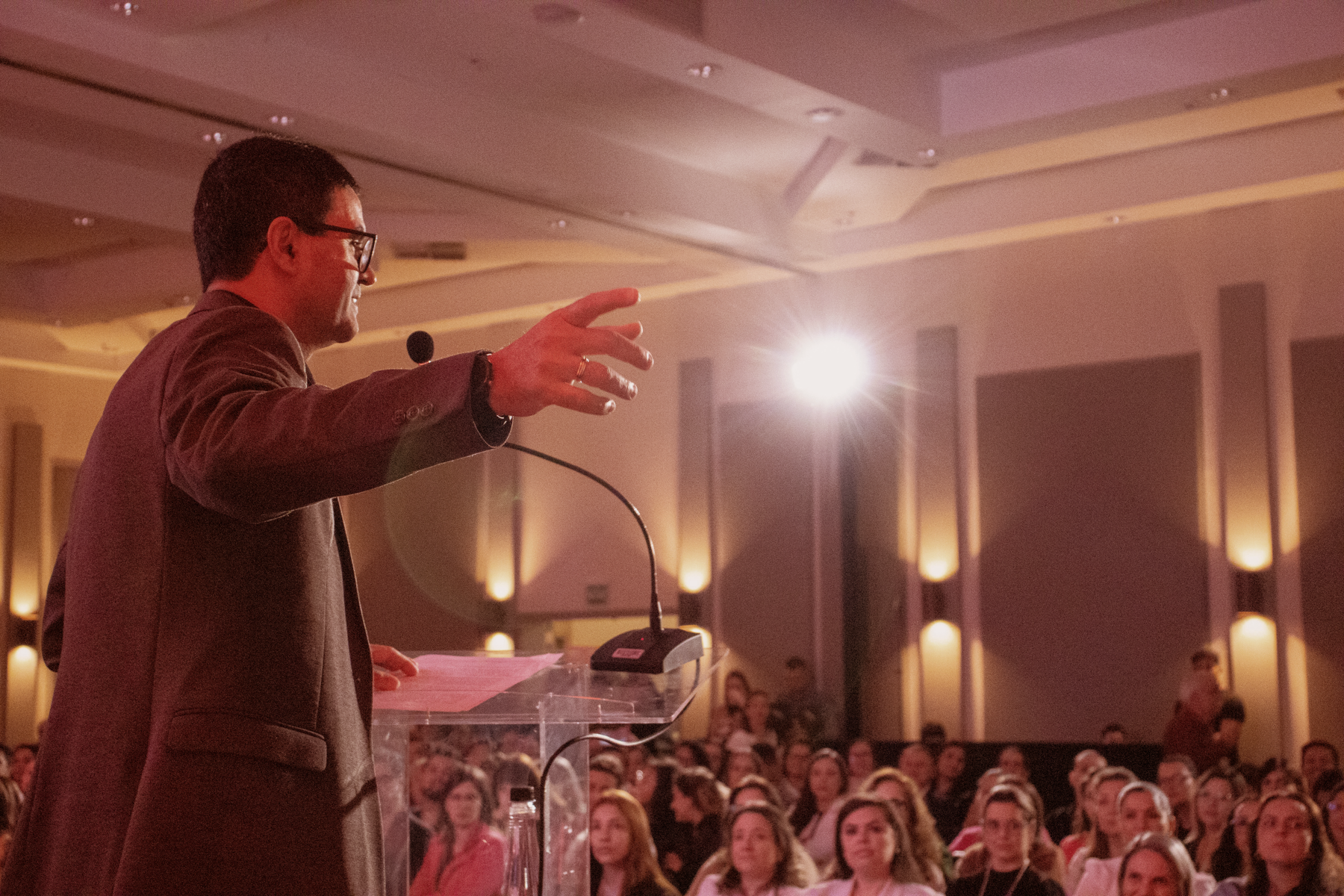 Palestrante em evento