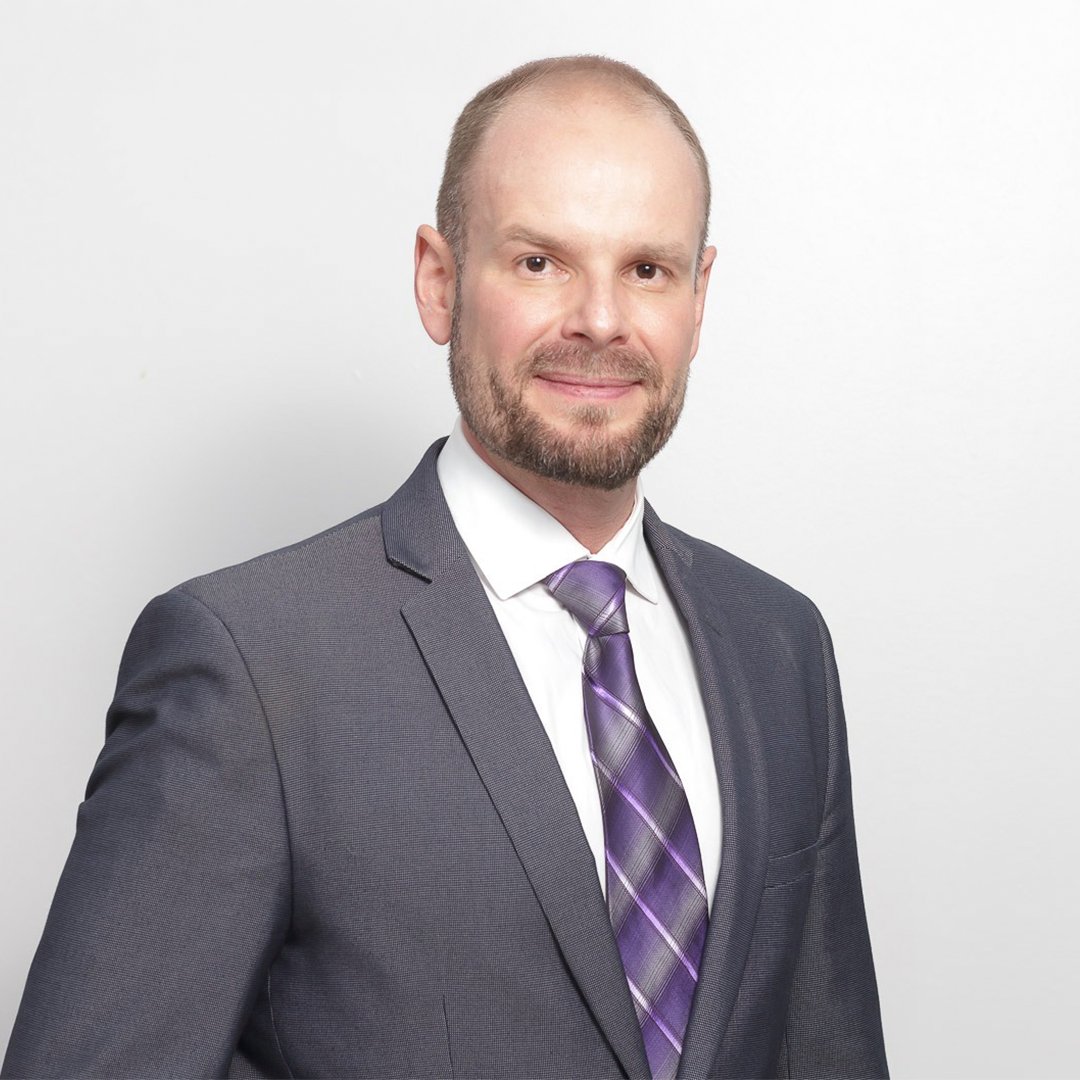 Dr. Alison Kirchhoff - Endodontista / Pesquisador