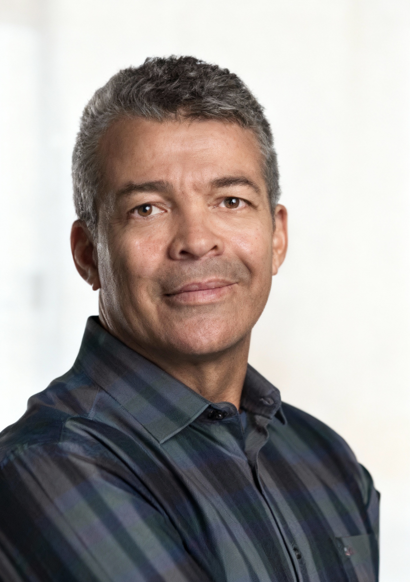 Dr. Ubiracy Gaião - Cirurgião-Dentista / Especialista em Dentística Restauradora